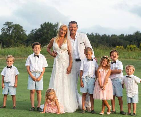 Pete with his newlywed wife Jennifer and children